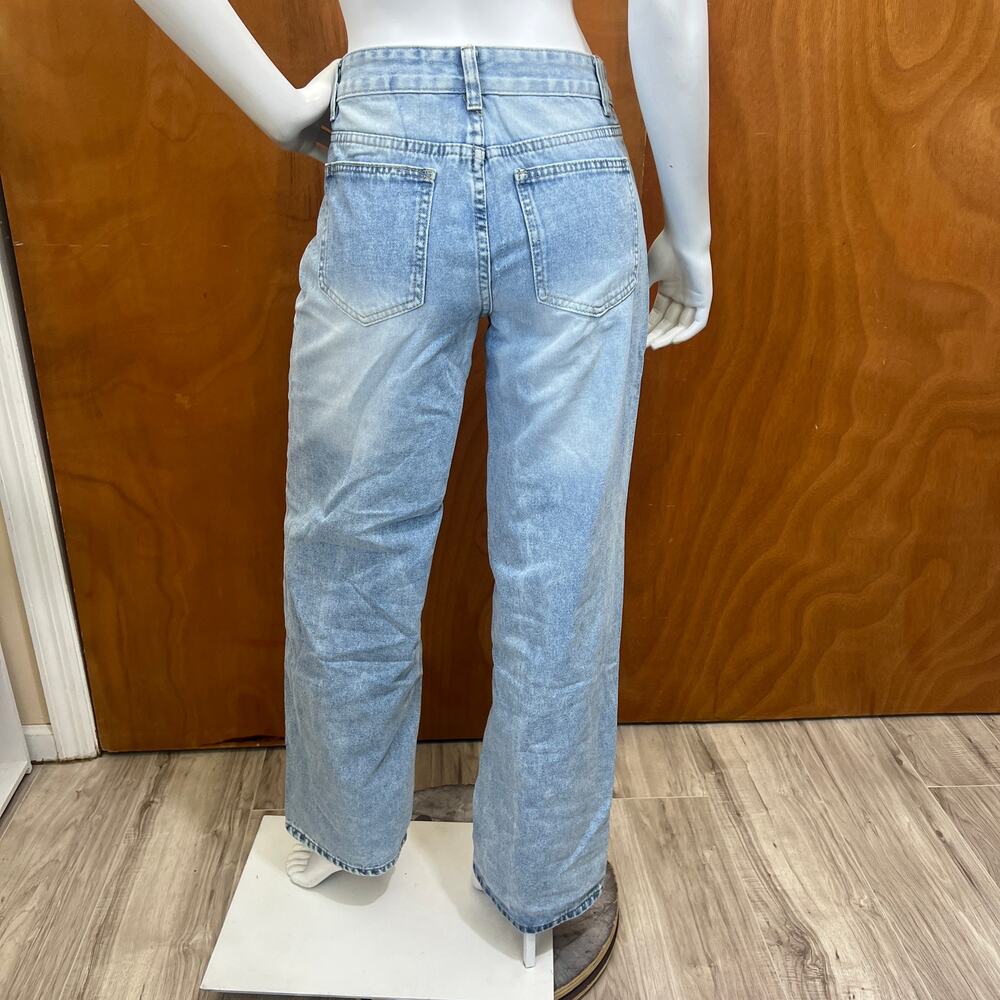 Shein Women's Straight Leg Mid Rise Light Denim Blue Jeans Size 26 - Picture 2 of 9